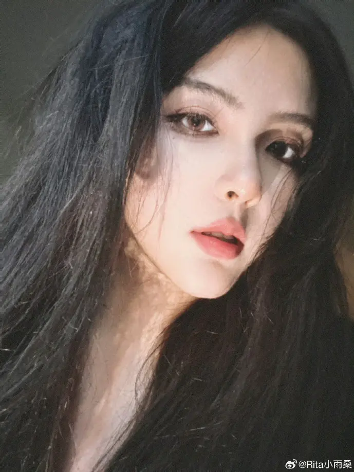 暗网数据交易示意图